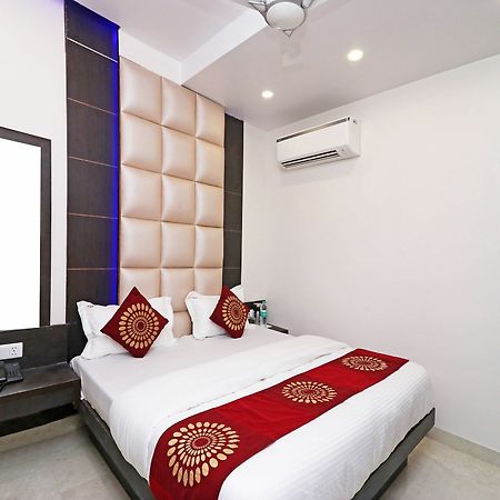 Oyo 11593 Hotel Aman Guest House New Delhi Luaran gambar