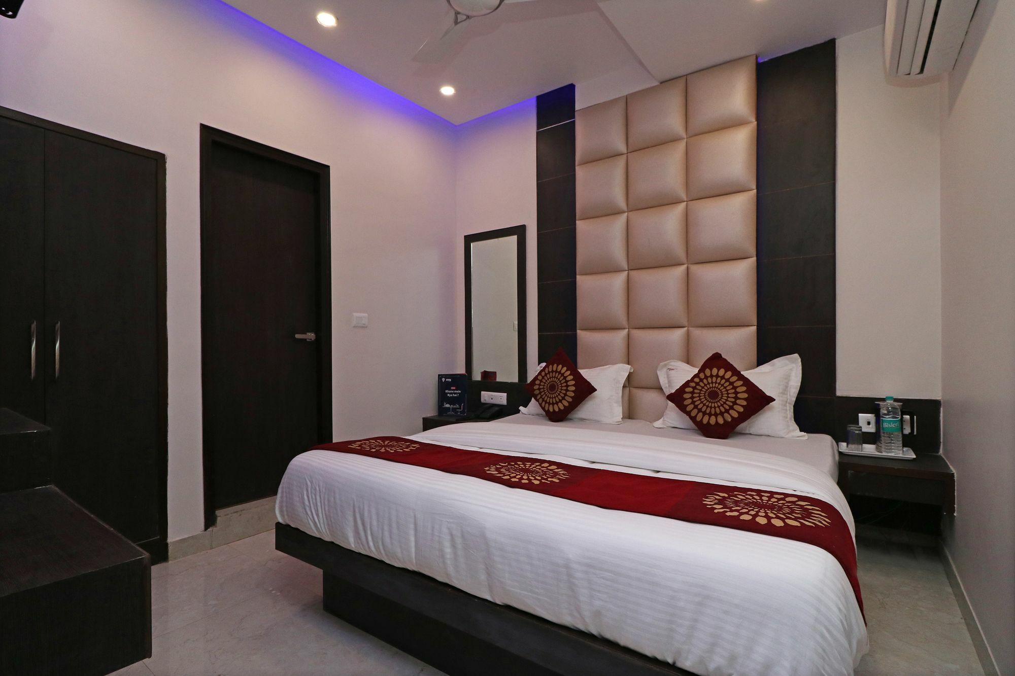 Oyo 11593 Hotel Aman Guest House New Delhi Luaran gambar